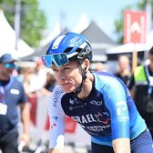 Chris Froome, dus cu elicopterul la spital  Legendarul ciclist, implicat într-un accident! Are   5 coaste rupte , probleme la un plămân și la spate