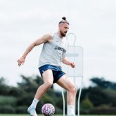 Se știe când revine Drăgușin  Tottenham a dezvăluit momentul în care „tricolorul” va relua pregătirea cu echipa.   Când ar juca pentru România