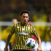 „Dați-vă jos tricourile!”    Moruțan, prins în scandalul de la Aris  după înfrângere. Protest dur ultras. Ce s-a întâmplat în vestiar