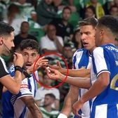 Incidente la derby-ul Sporting - Porto   Un jucător al oaspeților a fost lovit   de o brichetă  aruncată din tribune