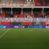 Protest la Miercurea Ciuc   Bannerul apărut la tribuna a doua + fotbaliștii au intrat pe teren cu   tricouri speciale:  „Nu există!”. De la ce a pornit totul