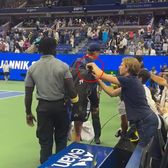 Tentativă de jaf la US Open    VIDEO.   Un fan a încercat   să fure  din rucsacul lui Jannik Sinner » Ce s-a întâmplat