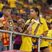 Reduși la tăcere    VIDEO+FOTO.   Atmosfera de vacanță s-a evaporat în câteva minute pe Arenă!   30.000 de români au amuțit  la gafele „tricolorilor”