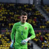 Îl atacă pe Lucescu  Revoltat că selecționerul refuză să-l titularizeze pe Târnovanu:   „I se face o măgărie!”