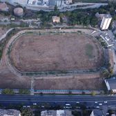 Constanța, fără stadioane!     Farul așteaptă o arenă nouă,  alta zace în degradare. Reportaj la „Portul”, transformat în spital modular