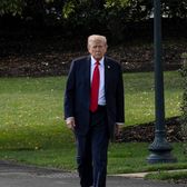 Trump divizează peste tot  Președintele SUA a fost   prezent în tribunele Yankee Stadium.  O parte dintre spectatori l-au huiduit, ceilalți l-au ovaționat