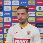 Chipciu îl apără pe Lucescu   Căpitanul de la U Cluj, mesaj ferm pentru criticii selecționerului:   „Niște prostii.  E prea mult!”