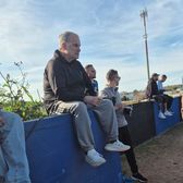 Imagini inedite    FOTO:   Selecționerul a urmărit un meci din campionatul intern   din mijlocul fanilor