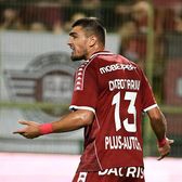 Decizie surprizătoare    Denis Ciobotariu  vrea să continue să joace, în ciuda accidentării. Ce plan are fundașul + Soluțiile lui Gâlcă pentru defensivă