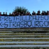 Au vrut să susțină neonaziștii!    Blocați de jandarmi!  Cu ce banner voiau să intre ultrașii lui Dinamo pe „Ilie Oană”