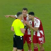 Arbitrii români, seară dificilă     Istvan Kovacs,  salvat de VAR în Liga Campionilor + Și Marian Barbu a verificat 3 faze