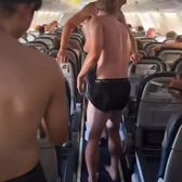 Au coborât din avion în lenjerie intimă!    FOTO.  Jucătorii lui AS Monaco au rămas fără aer condiționat și   s-au dezbrăcat la bustul gol