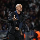 Noul obicei al lui Luis Enrique    FOTO.  De unde a văzut prima repriză a meciului   PSG - Atalanta : „De aici pot controla totul!”