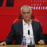 Mourinho, prezentat la Benfica  Tehnicianul a fost luat la țintă de președintele lui Fener:   „Ciudată coincidență!  Parcă a plănuit totul”