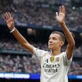 Real Madrid, gest superb  Și-a pierdut familia în urma unui   cutremur , iar acum a fost în centrul atenției pe „Santiago Bernabeu”