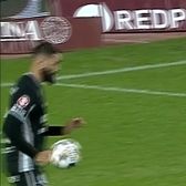 3 faze controversate în Giulești    FOTO.  Hermannstadt n-a primit un   penalty!  Rapid a cerut și ea   două lovituri de pedeapsă