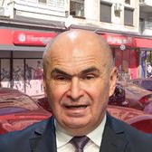 Fără jocuri  de noroc la parter de bloc?  Proiectul de lege e aproape să fie adoptat. Guvernul Bolojan   se opune