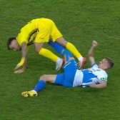 Controversă în Bănie    FOTO.  Bancu și Armstrong s-au lovit reciproc, însă doar căpitanul oltenilor   a fost eliminat