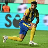 Papp, dezlănțuit!  A ieșit la atac după decizia care a adus victoria Rapidului:   „Arbitrul a prins ură pe mine!  Să-mi tai mâna, ce să fac!?”