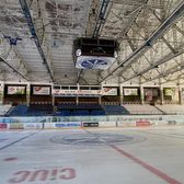 Sub cupola gloriei și a uitării     VIDEO și FOTO:     Patinoarul „Vákár Lajos”  din Miercurea Ciuc, imaginea unui simbol erodat de trecerea timpului