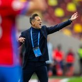 „Ei sunt împărați”   Mirel Rădoi   s-a enervat  la flash-interviul de după meciul cu FCSB: „Cine sunt oamenii care spun asta?”