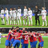 FCSB și Dinamo bulversează pariurile  Cele mai mari agenții oferă   cote contradictorii  în privința șanselor la titlu ale campioanei și trupei lui Kopic