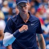 Ghinion pentru Sinner  FOTO Italianul   a abandonat Shanghai Masters  din cauza crampelor și a ratat șansa de a urca pe locul 1 mondial