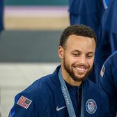 „Nu mă poate înțelege”   Soția lui   Steph Curry,  despre cum face față celebrității soțului ei: „La terapie vorbesc mereu despre asta”