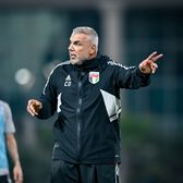 Olăroiu, la Mondial cu 16 străini?!    Vrea să califice Emiratele la CM după 36 de ani  cu o națională plină de brazilieni. Cum poate ajunge la turneul final