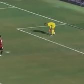 Gafă de neînțeles  Portarul Libiei a dat pe lângă minge, în partida din   preliminariile CM 2026