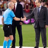 „Cel mai greu moment din cariera mea”  Un arbitru celebru din Premier League lansează   acuzații  la adresa lui Jose Mourinho