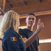 Mesajul Nadiei pentru Popovici  Cei doi au fost prezenți  la lansarea campaniei MAI:   „El a dus acești copii în bazin”