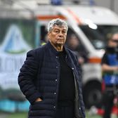Lucescu pleacă sau nu?   Selecționerul dă înapoi cu promisiunea de a demisiona: „S-ar putea să nu mă țin de ea.   Care-i problema?”