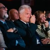 Loți, în lacrimi   Bölöni a trăit emoții puternice la   premiera filmului său,  acasă, la Târgu Mureș: „Nu știu dacă merit atâta căldură”