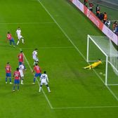 Greșeli de amatori  FCSB, goluri de neînțeles!   Șut și Lixandru,  dezastru în 3 minute cu Bologna