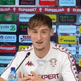 Grameni, cu picioarele pe pământ  Mijlocașul de la Rapid, despre   lupta la titlu:  „Facem o greșeală dacă ne gândim la asta de acum”