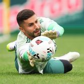 Moldovan a debutat la Oviedo  VIDEO.   A apărat un penalty , dar a comis două mari greșeli » Ce a scris presa din Spania