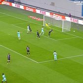 Stevanovic, ce gafă!    FOTO.  Cine e femeia care   a izbucnit în lacrimi  când a văzut ce a făcut fundașul de la U Craiova în meciul cu Sănătatea Cluj