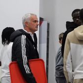 Mourinho, vizită-surpriză    VIDEO.  Unde a fost surprins tehnicianul portughez: „Face parte din   cultura clubului Benfica”