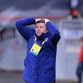 Război între steliști  Florin Talpan îi cere demisia lui Daniel Oprița:   „Nu ți-e rușine?”  » Răspunsul antrenorului + Ce spune Lăcătuș