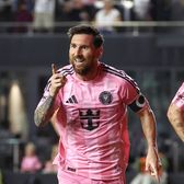 Messi scrie istorie     VIDEO.  Argentinianul e aproape de   un record fabulos  » Două goluri și o pasă decisivă + a umilit un adversar