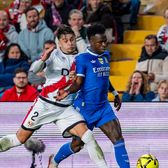 „Ați plătit ca să mă vedeți”  Rațiu se pregătea să arunce de la margine când Vinicius a intrat în   conflict cu fanii  lui Rayo Vallecano