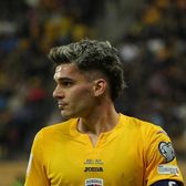 „Ne putem califica”  Ianis Hagi, despre meciul cu Bosnia:   „Mergem acasă la ei să-i batem”  + Cum face față presiunii