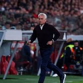 Furios pe arbitraj    Mourinho  și fostul scouter al lui FCSB, scandal în Portugalia! Rezultat neașteptat și huduieli: „Jucați fotbal!”