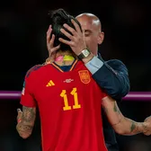 „Nu-i cer iertare lui Jenni Hermoso”   Fostul șef al Federației Spaniole dă vina pe   extrema stângă  pentru scandalul sărutului forțat