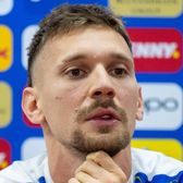 TRADUCERE CU BUCLUC   Momentul tensionat, dar amuzant dintre Ionuț Radu și un jurnalist bosniac   din cauza unei traduceri:  „E părerea ta”