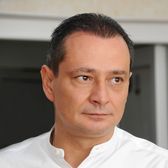 Campanie cu stadionul Dinamo   Candidatul Băluță dă asigurări că noua arenă   va fi terminată  în eventualul său mandat de primar: „Trebuie!”