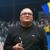 Momente șocante la Zenica  Comentatorul Emil Grădinescu, martor la   scene groaznice  la finalul meciului cu Bosnia: „Au dat în ei cu sălbăticie. Nu se uitau că sunt și copii”