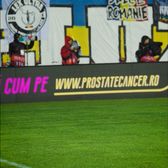 Am întrebat bărbații  de la meciul România – San Marino dacă au văzut   sponsorul misterios  de pe stadion