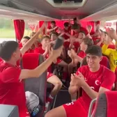 „Made in Romania” răsună în vestiarele turcilor    VIDEO.  Piesa favorită a   căpitanului Turciei,  preluată și de juniorii Semilunii